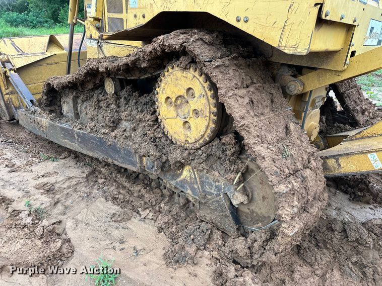 image for item DO7136 2006 Caterpillar  D6R XL dozer