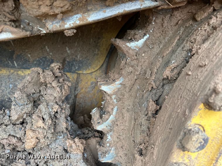 image for item DO7136 2006 Caterpillar  D6R XL dozer