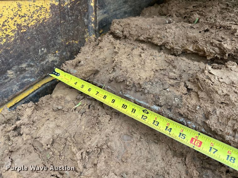 image for item DO7136 2006 Caterpillar  D6R XL dozer