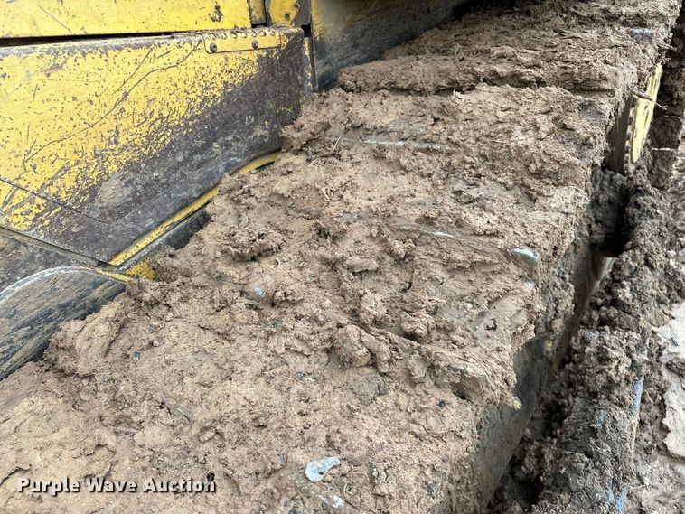 image for item DO7136 2006 Caterpillar  D6R XL dozer