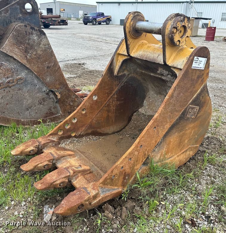 image for item DO7137 Caterpillar  396 excavator bucket