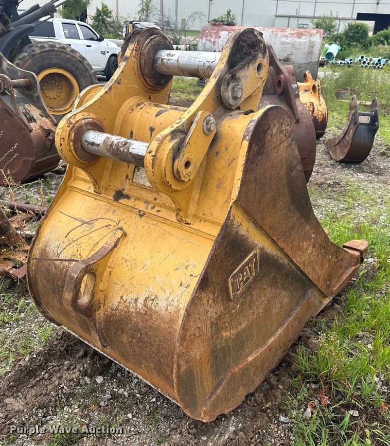 image for item DO7137 Caterpillar  396 excavator bucket