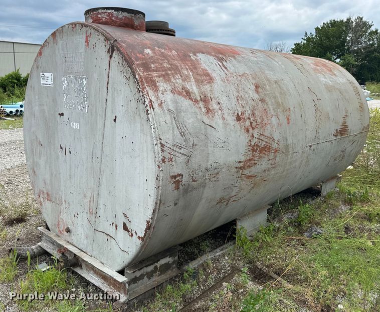 image for item DO7142 Oil tank