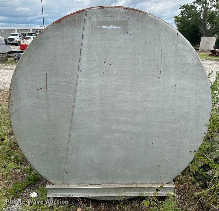 image for item DO7142 Oil tank