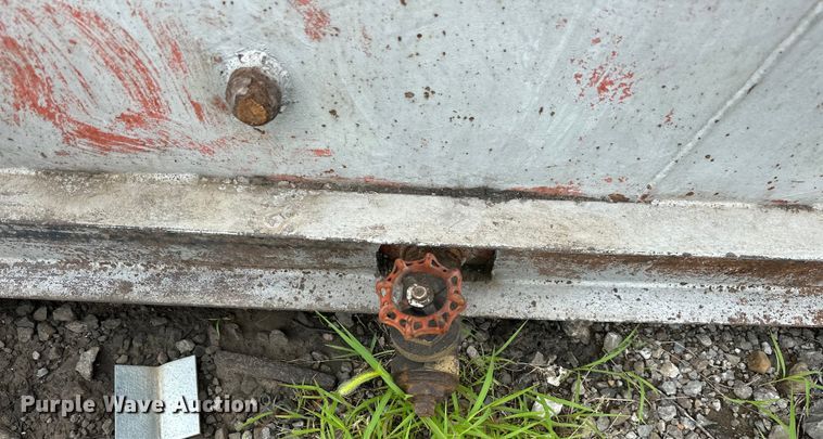 image for item DO7142 Oil tank