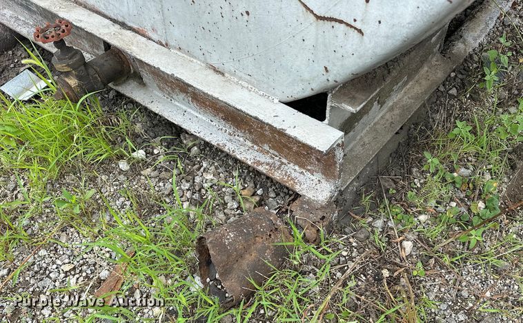 image for item DO7142 Oil tank