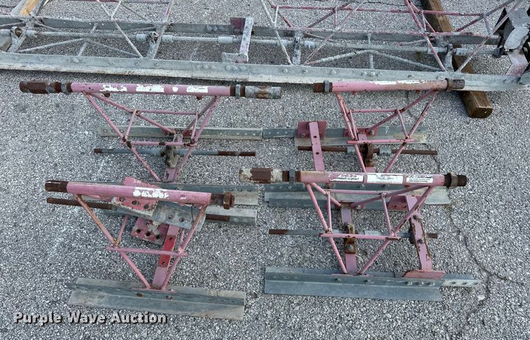 image for item DO7147 Razorback  12 HED truss screed 