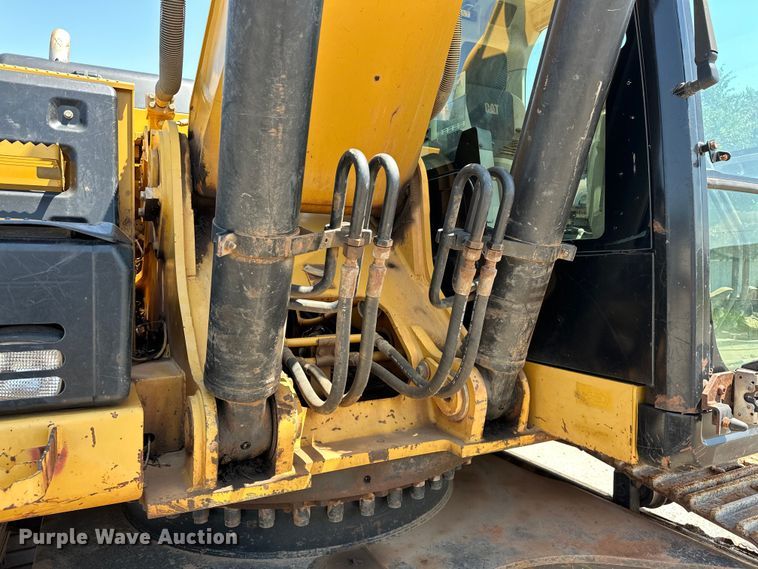 image for item DO7149 2012 Caterpillar  329E L excavator