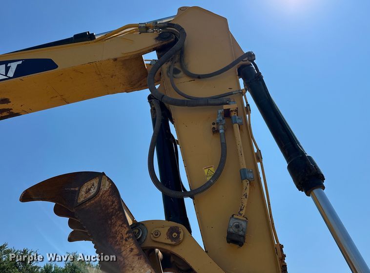 image for item DO7149 2012 Caterpillar  329E L excavator