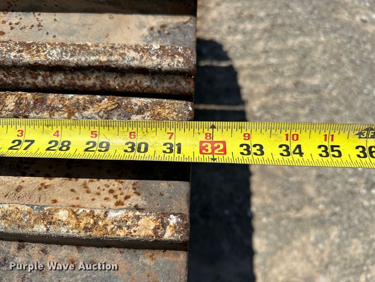 image for item DO7149 2012 Caterpillar  329E L excavator