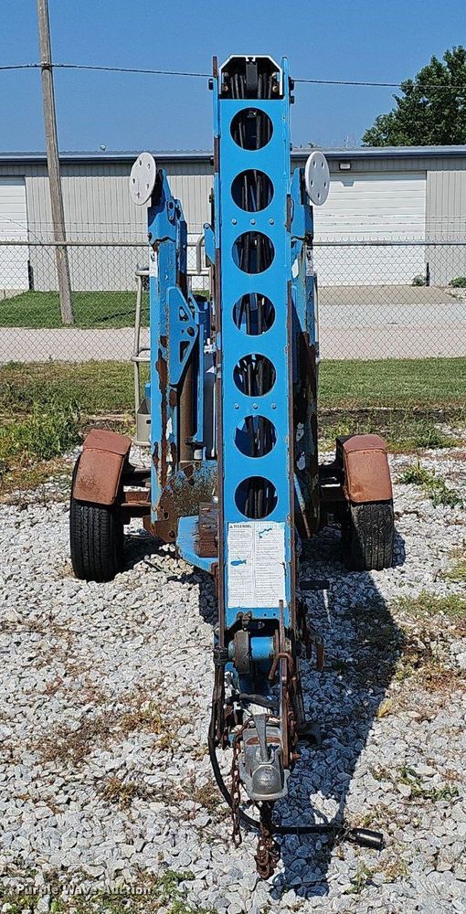 image for item DP1010 Genie TMZ-34/19 boom lift