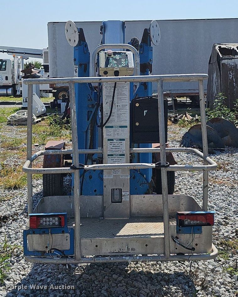 image for item DP1010 Genie TMZ-34/19 boom lift