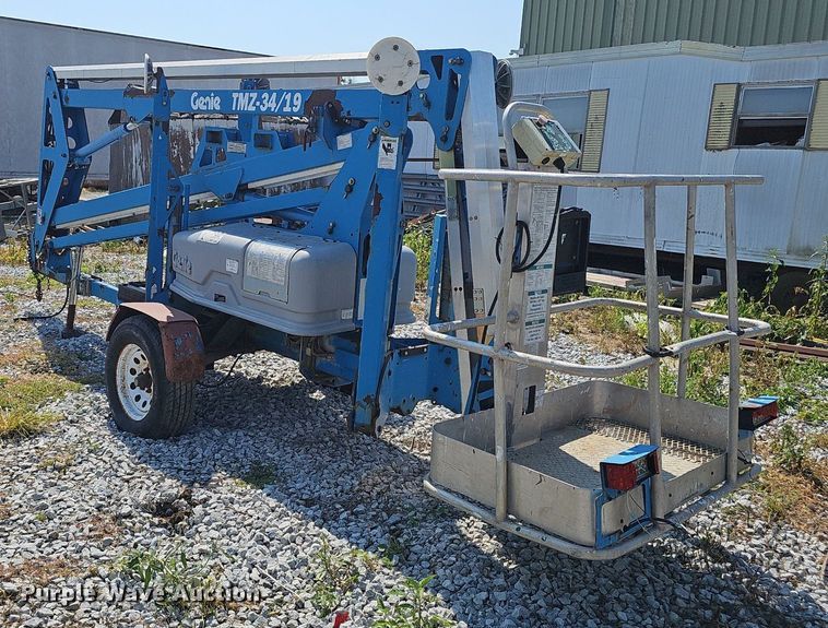 image for item DP1010 Genie TMZ-34/19 boom lift