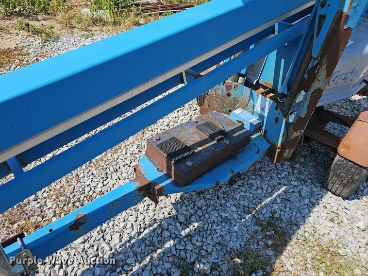 image for item DP1010 Genie TMZ-34/19 boom lift