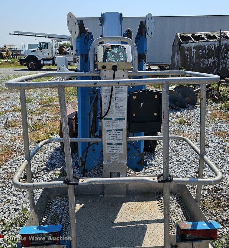 image for item DP1010 Genie TMZ-34/19 boom lift