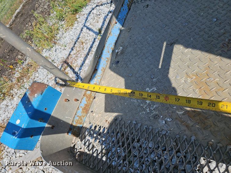 image for item DP1010 Genie TMZ-34/19 boom lift