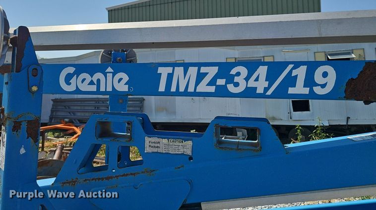 image for item DP1010 Genie TMZ-34/19 boom lift