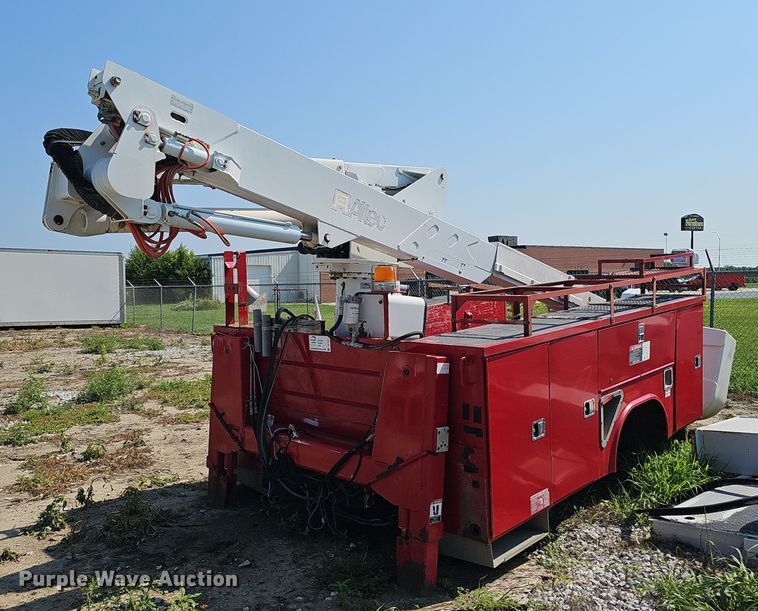 image for item DP1011 Reading U132ADW-T RED bucket truck bed