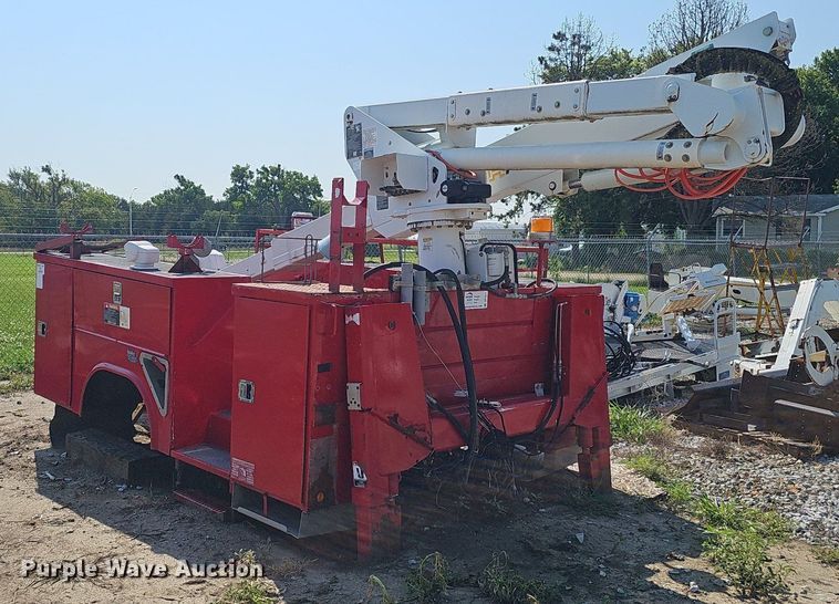 image for item DP1011 Reading U132ADW-T RED bucket truck bed