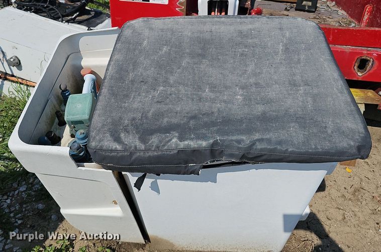 image for item DP1011 Reading U132ADW-T RED bucket truck bed