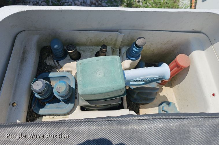 image for item DP1011 Reading U132ADW-T RED bucket truck bed