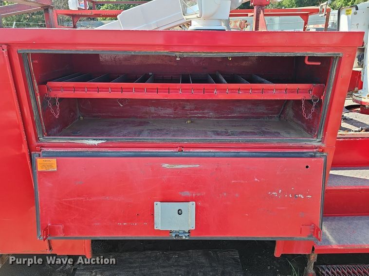 image for item DP1011 Reading U132ADW-T RED bucket truck bed