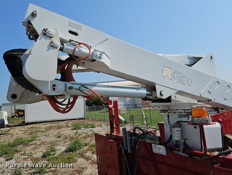 image for item DP1011 Reading U132ADW-T RED bucket truck bed