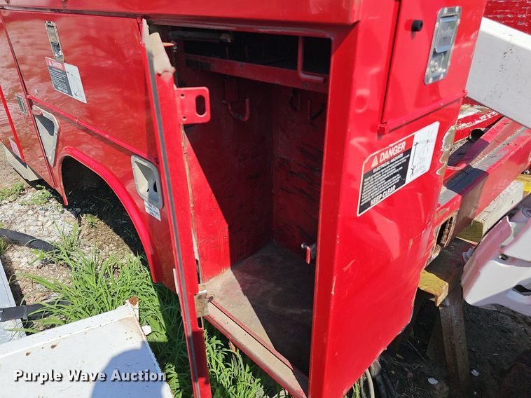image for item DP1011 Reading U132ADW-T RED bucket truck bed