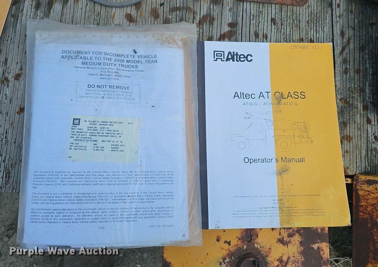 image for item DP1011 Reading U132ADW-T RED bucket truck bed