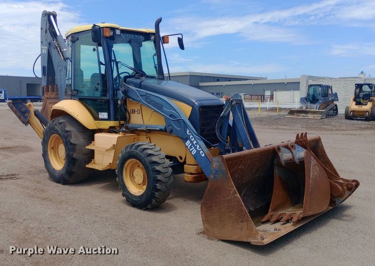 image for item DP1178 2006 Volvo BL70 backhoe