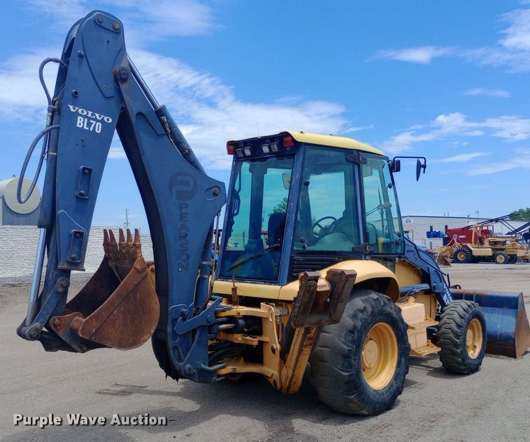 image for item DP1178 2006 Volvo BL70 backhoe