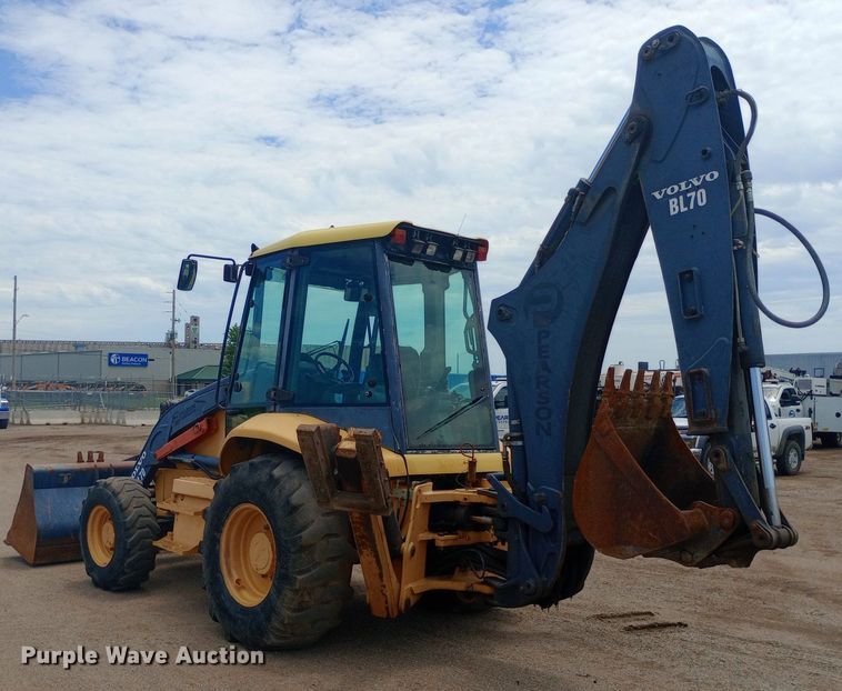 image for item DP1178 2006 Volvo BL70 backhoe
