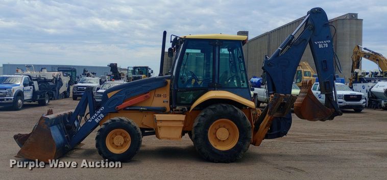 image for item DP1178 2006 Volvo BL70 backhoe