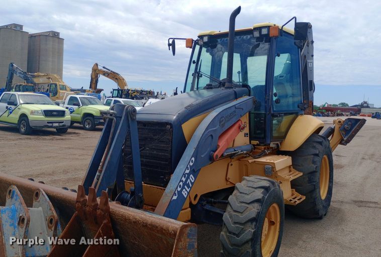 image for item DP1178 2006 Volvo BL70 backhoe