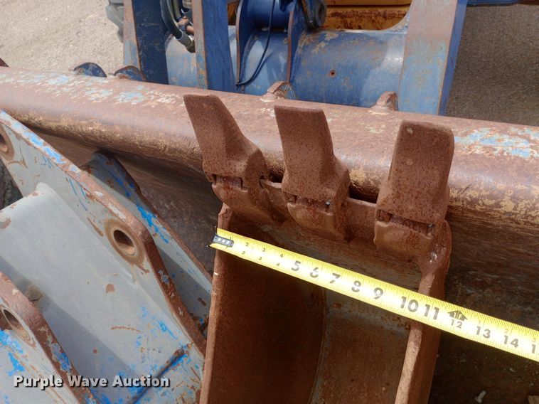 image for item DP1178 2006 Volvo BL70 backhoe