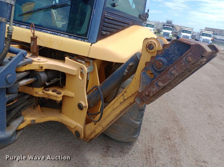 image for item DP1178 2006 Volvo BL70 backhoe