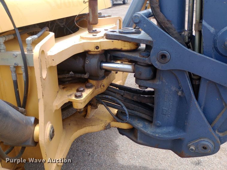 image for item DP1178 2006 Volvo BL70 backhoe