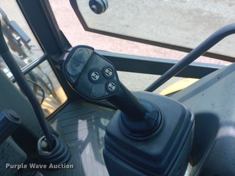 image for item DP1178 2006 Volvo BL70 backhoe