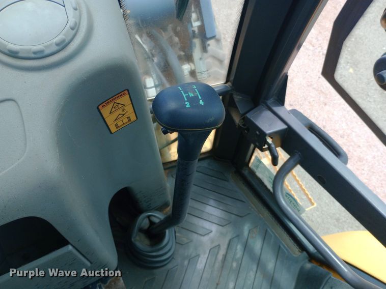 image for item DP1178 2006 Volvo BL70 backhoe