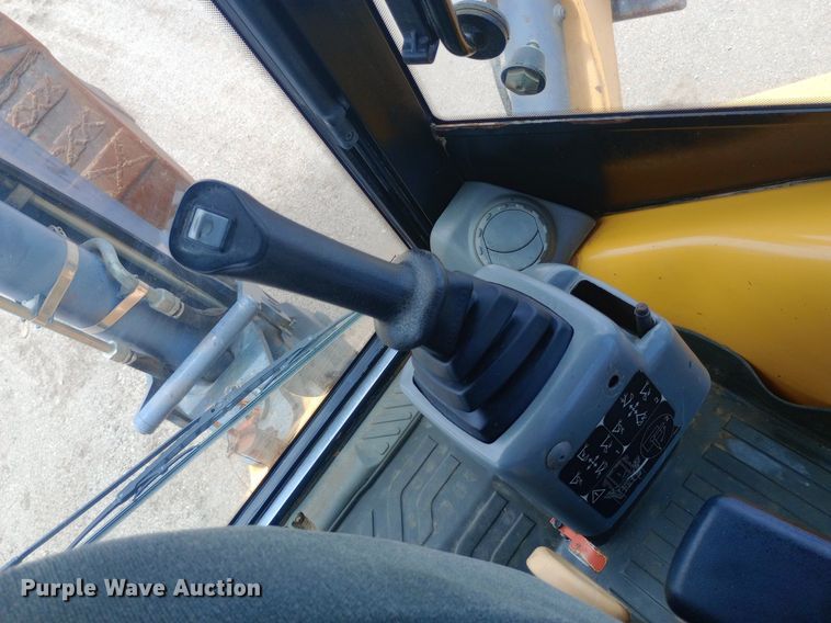 image for item DP1178 2006 Volvo BL70 backhoe