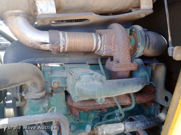 image for item DP1178 2006 Volvo BL70 backhoe