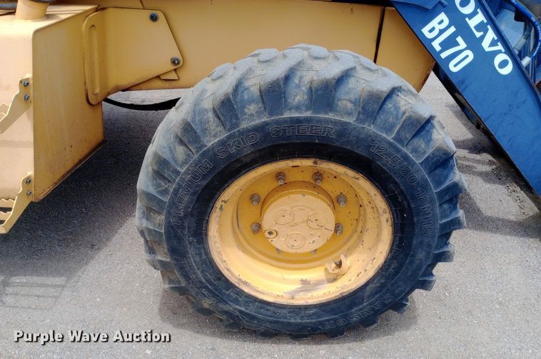 image for item DP1178 2006 Volvo BL70 backhoe