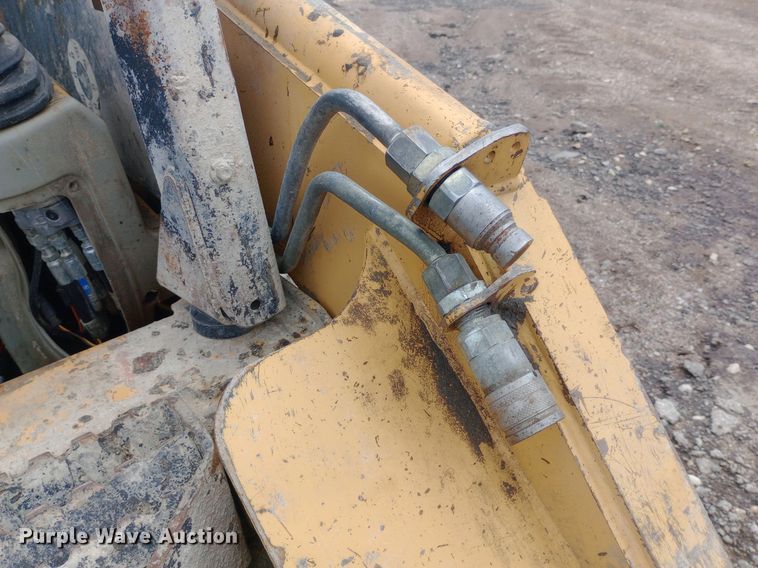 image for item DP1180 2003 Caterpillar  246 skid steer loader