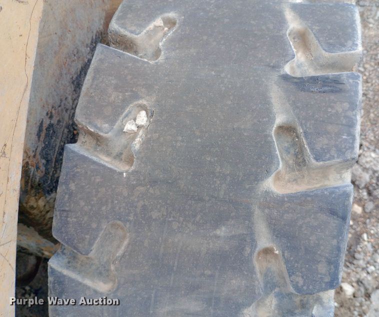 image for item DP1180 2003 Caterpillar  246 skid steer loader