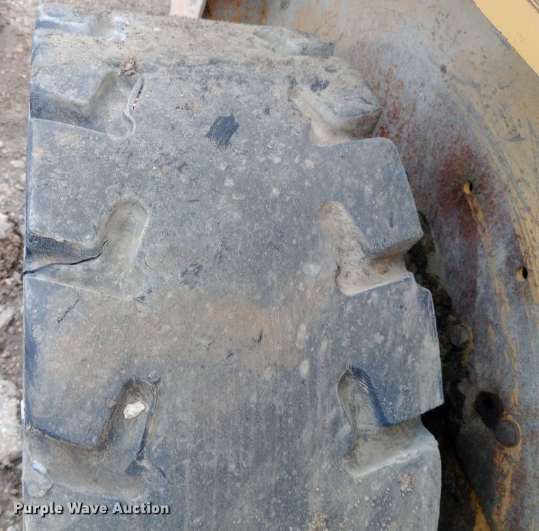 image for item DP1180 2003 Caterpillar  246 skid steer loader