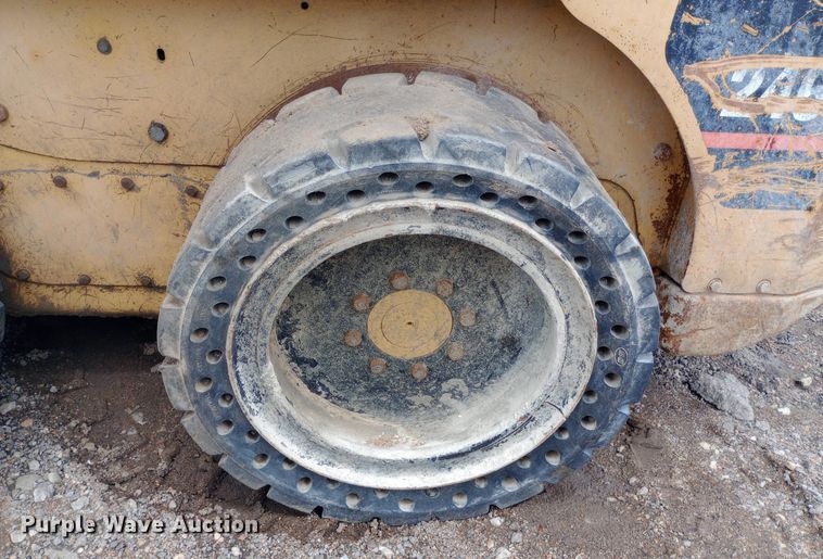 image for item DP1180 2003 Caterpillar  246 skid steer loader