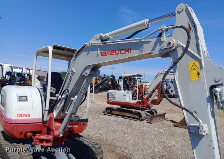 image for item DP1214 2017 Takeuchi TB240 mini excavator