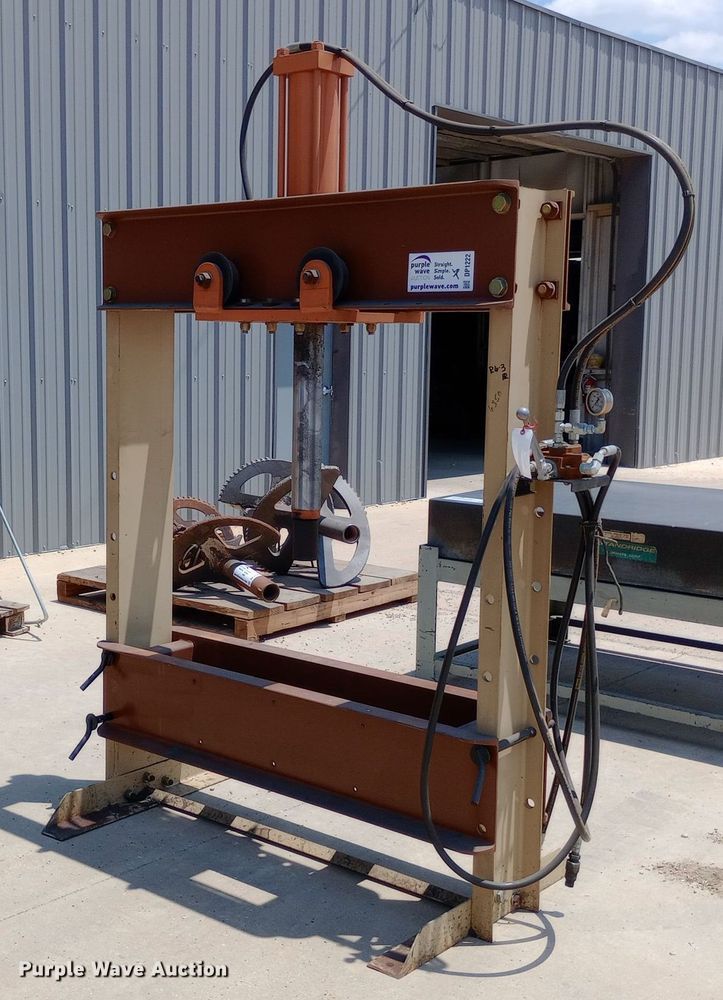 image for item DP1222 Hydraulic press