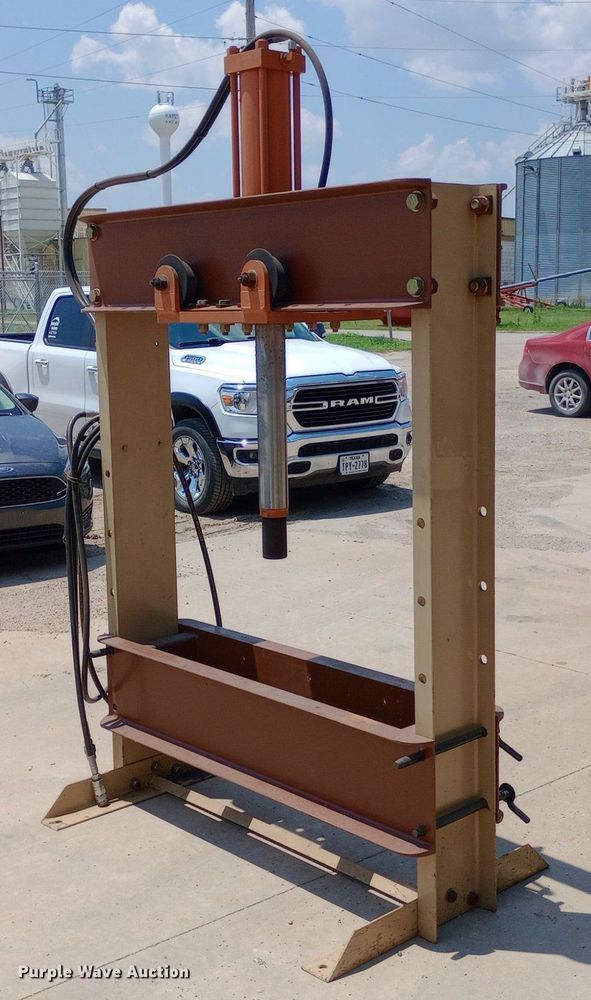 image for item DP1222 Hydraulic press