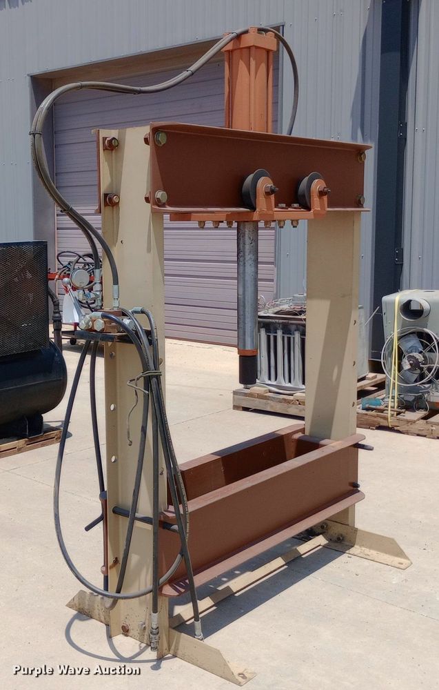 image for item DP1222 Hydraulic press